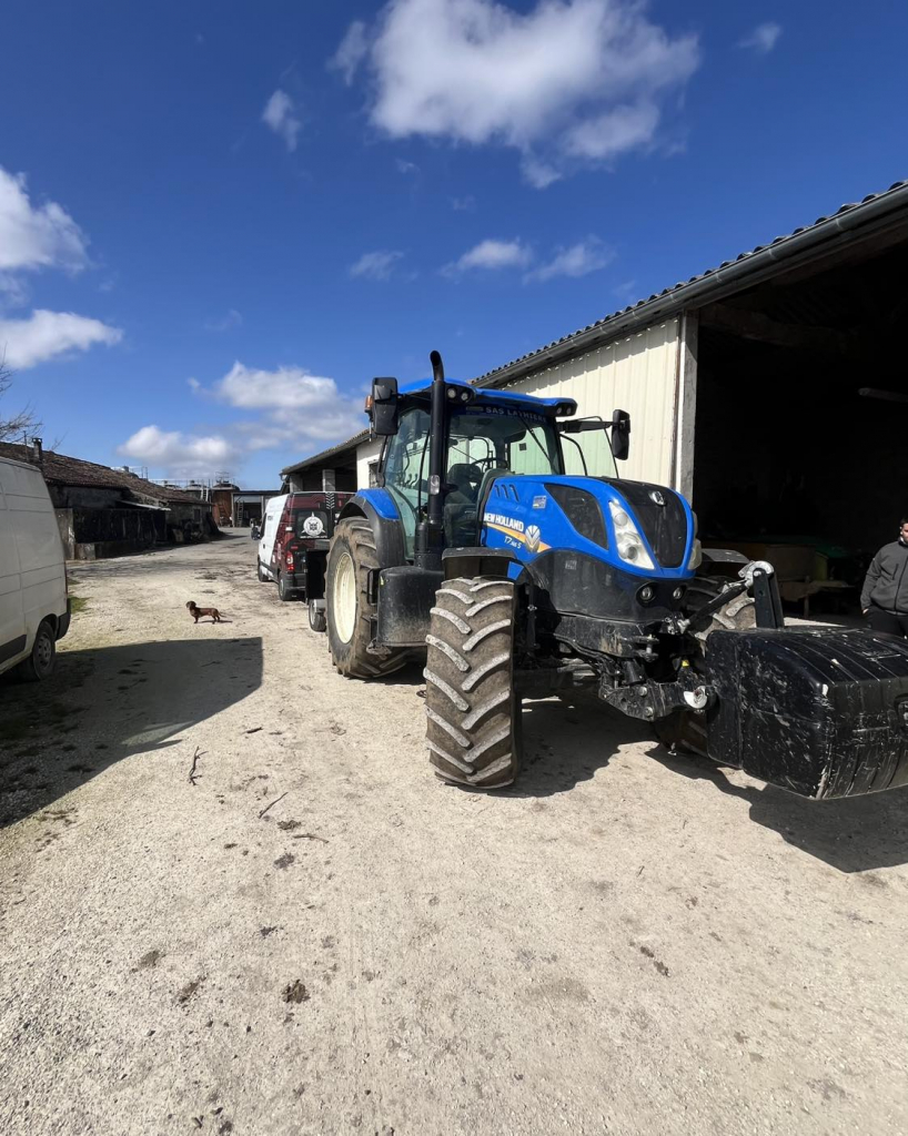 NEW HOLLAND T7 165 S