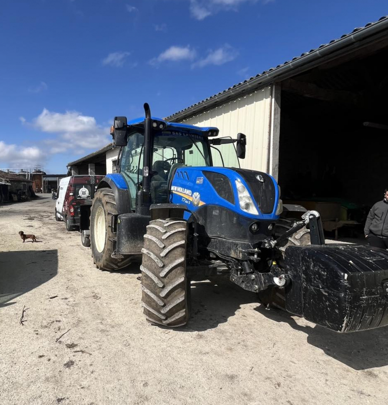 NEW HOLLAND T7 165 S